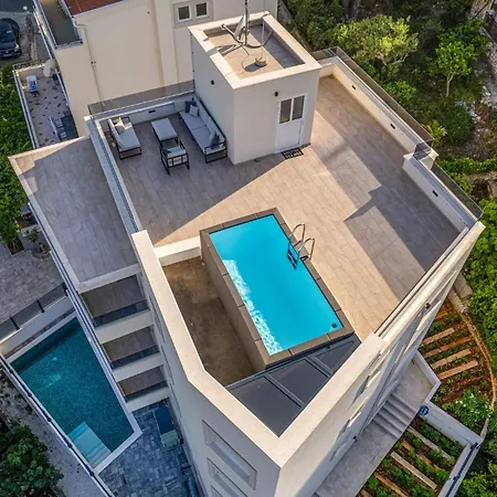 Apartment 2 Bedroom Gorgeous In Okrug Gornji