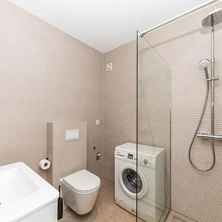 2 Bedroom Gorgeous In Okrug Gornji Trogir